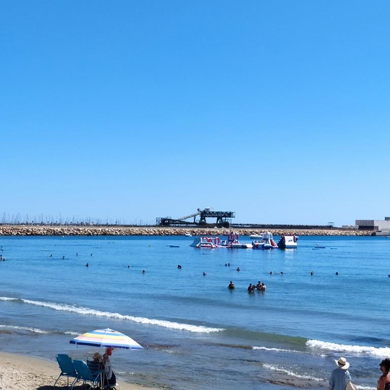Bedroom in apartment for sale in Torrevieja