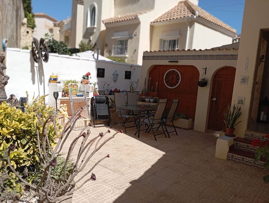 Terrace in villa for sale in Villamartin