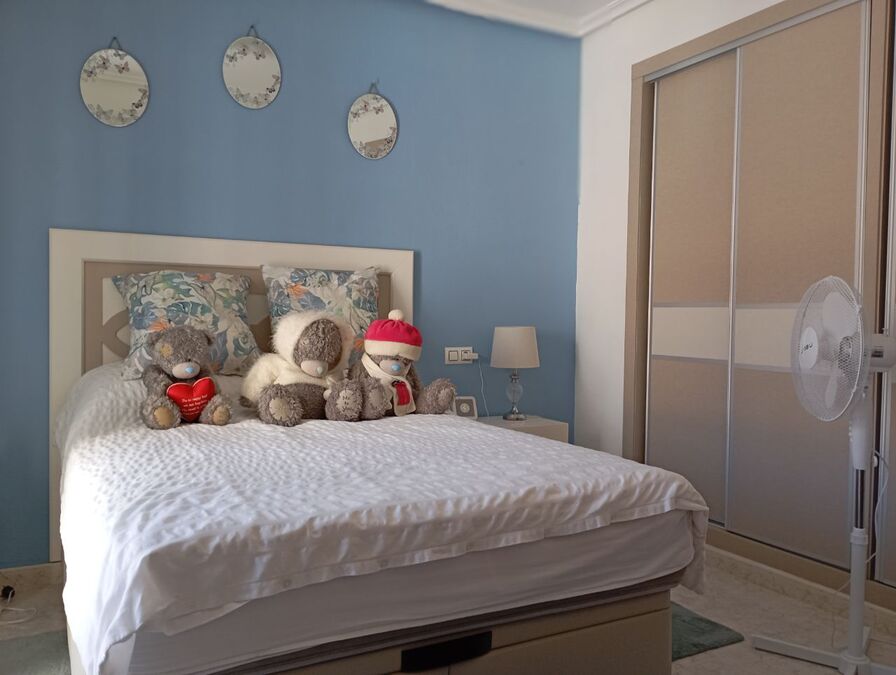 Bedroom in villa for sale in Villamartin