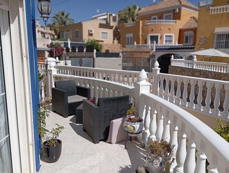 Pool area in villa for sale in Villamartin