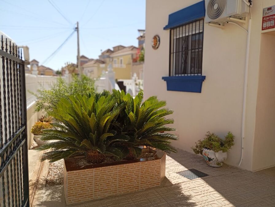 Bedroom in villa for sale in Villamartin