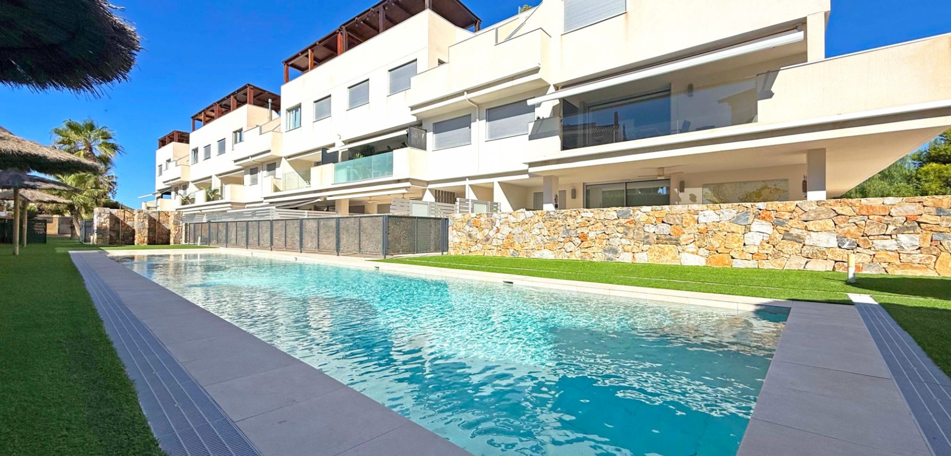 Master bedroom in apartment for sale in Cabo de Palos