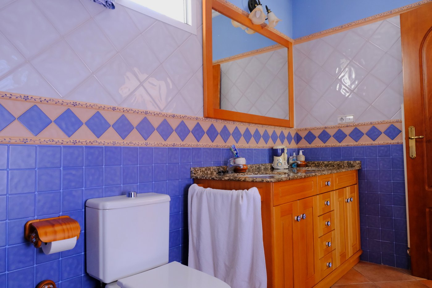 Bedroom in finca for sale in Orihuela