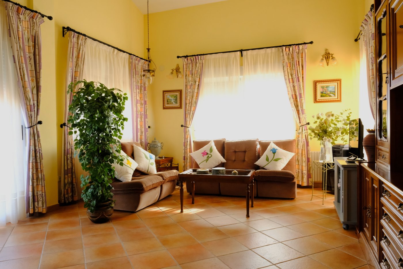 Garden in finca for sale in Orihuela