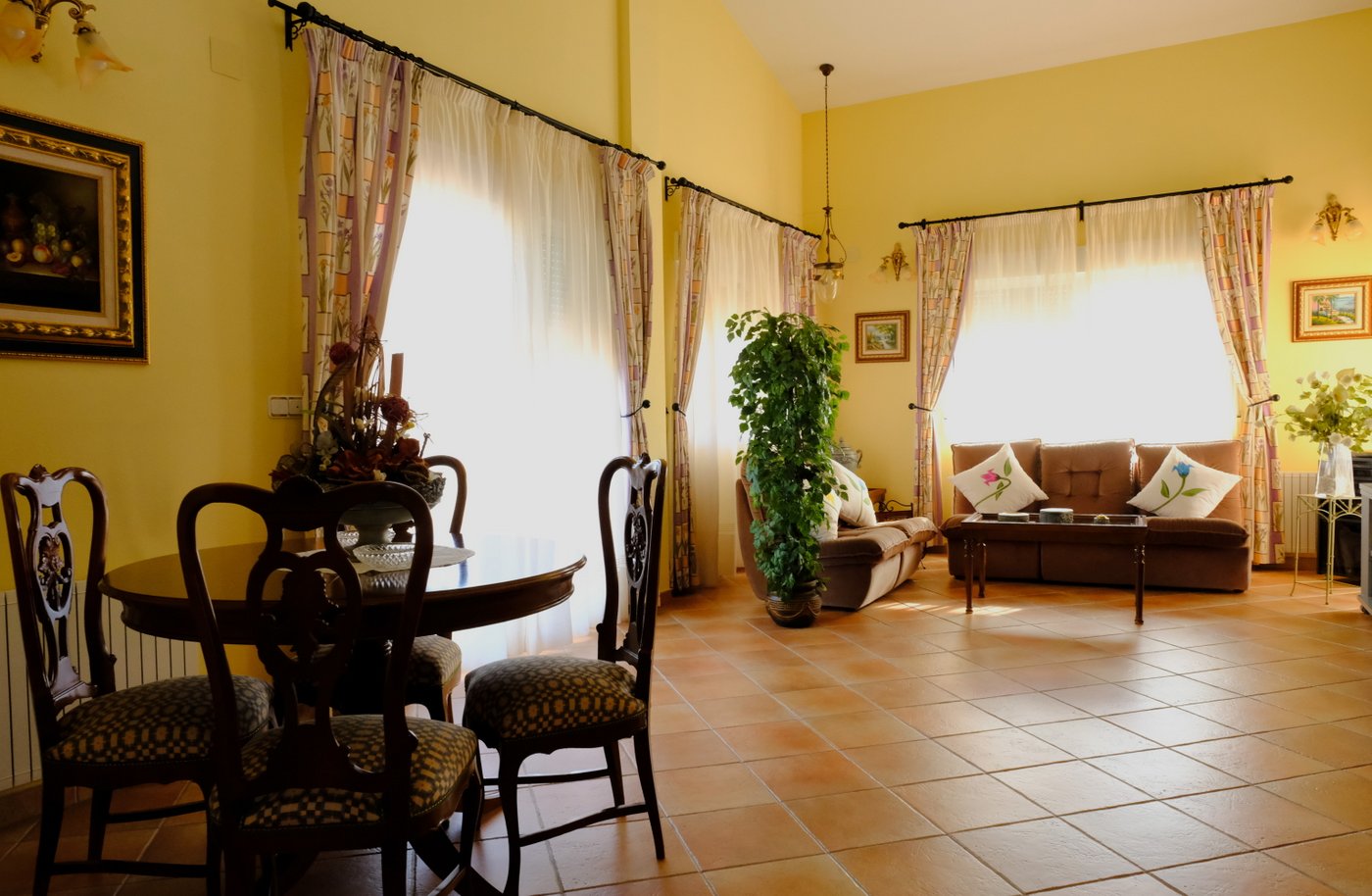 Dining area in finca for sale in Orihuela