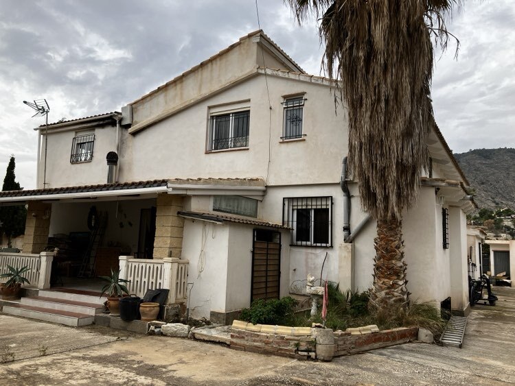 Master bedroom in villa for sale in Orxeta