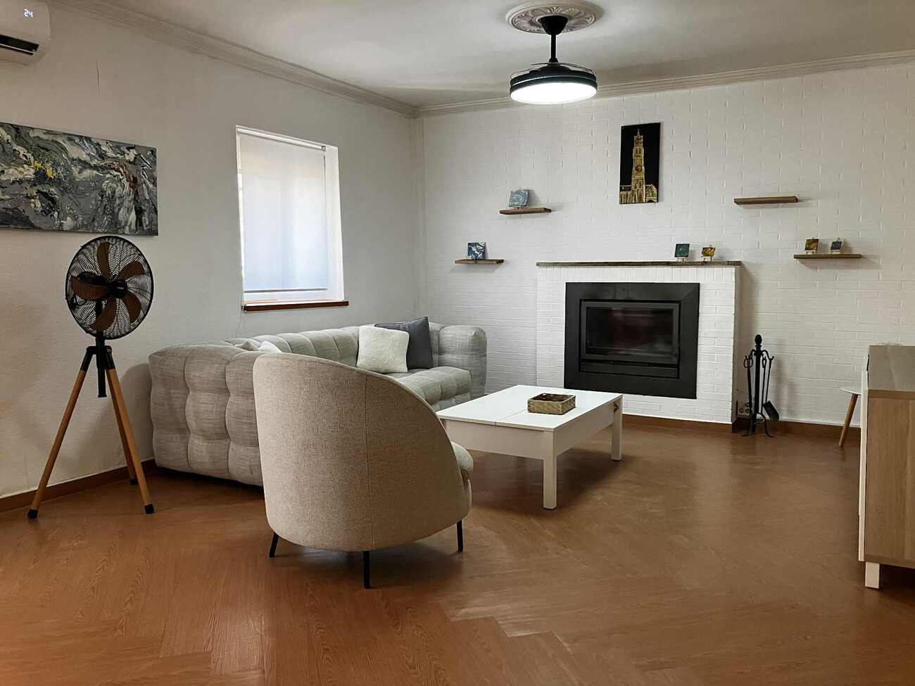 Living room in villa for sale in Biar