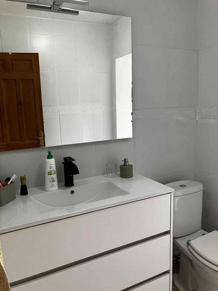 Bedroom in villa for sale in Biar