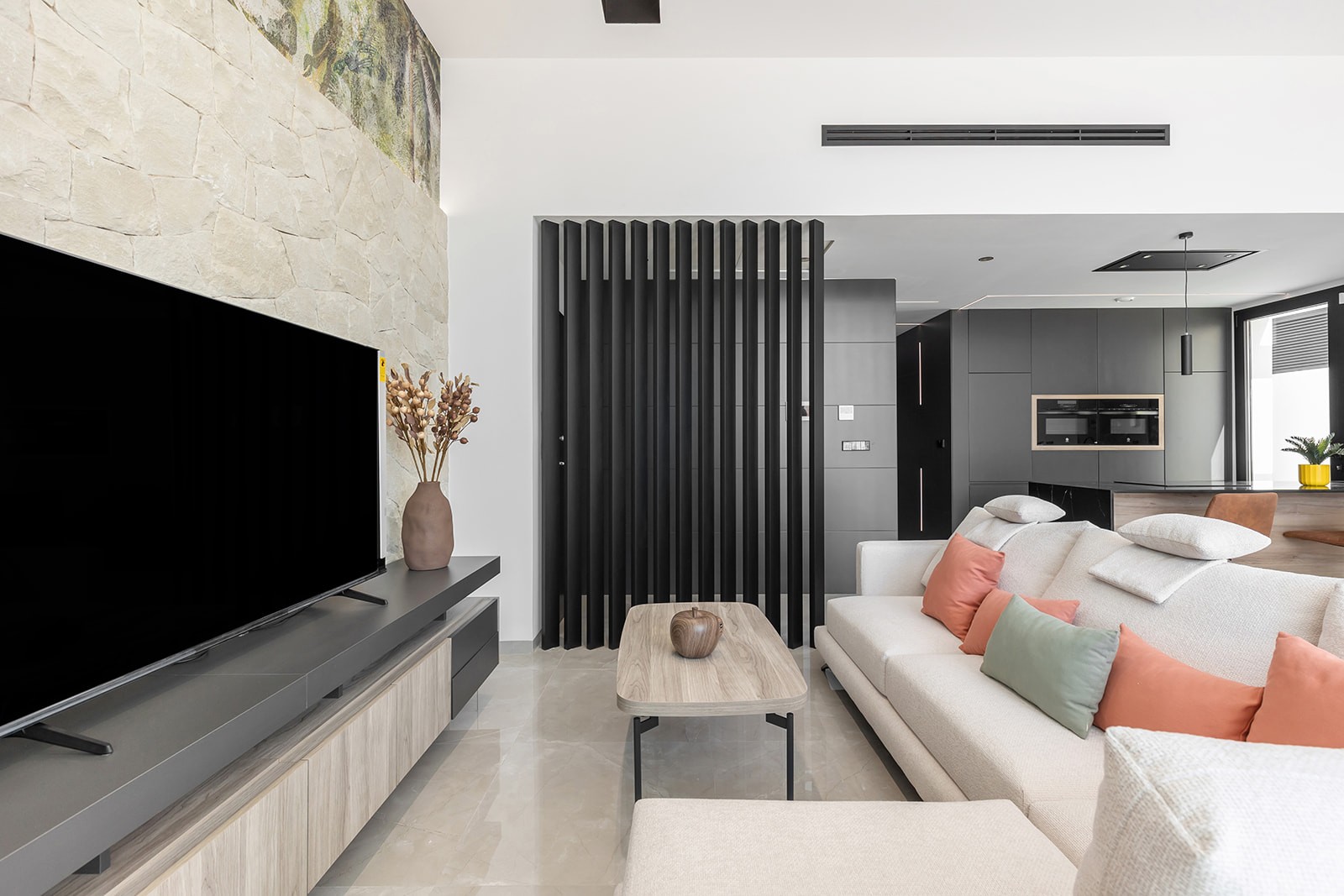 Pool area in villa for sale in El Chaparral