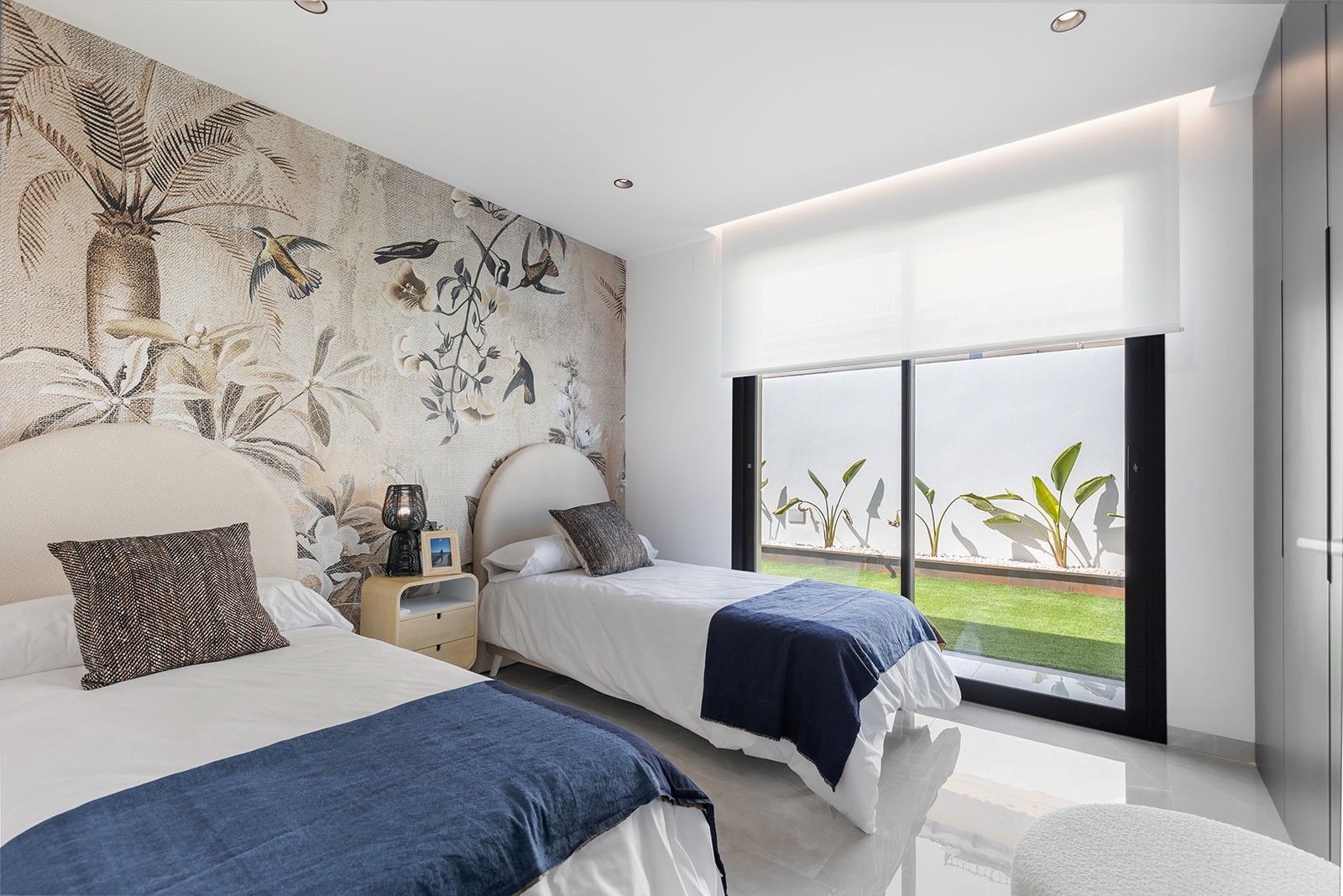 Garden in villa for sale in El Chaparral