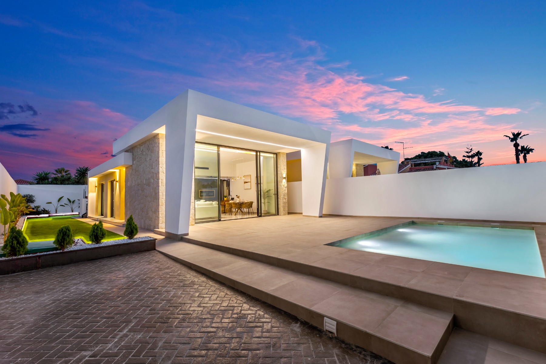 Terrace in villa for sale in El Chaparral