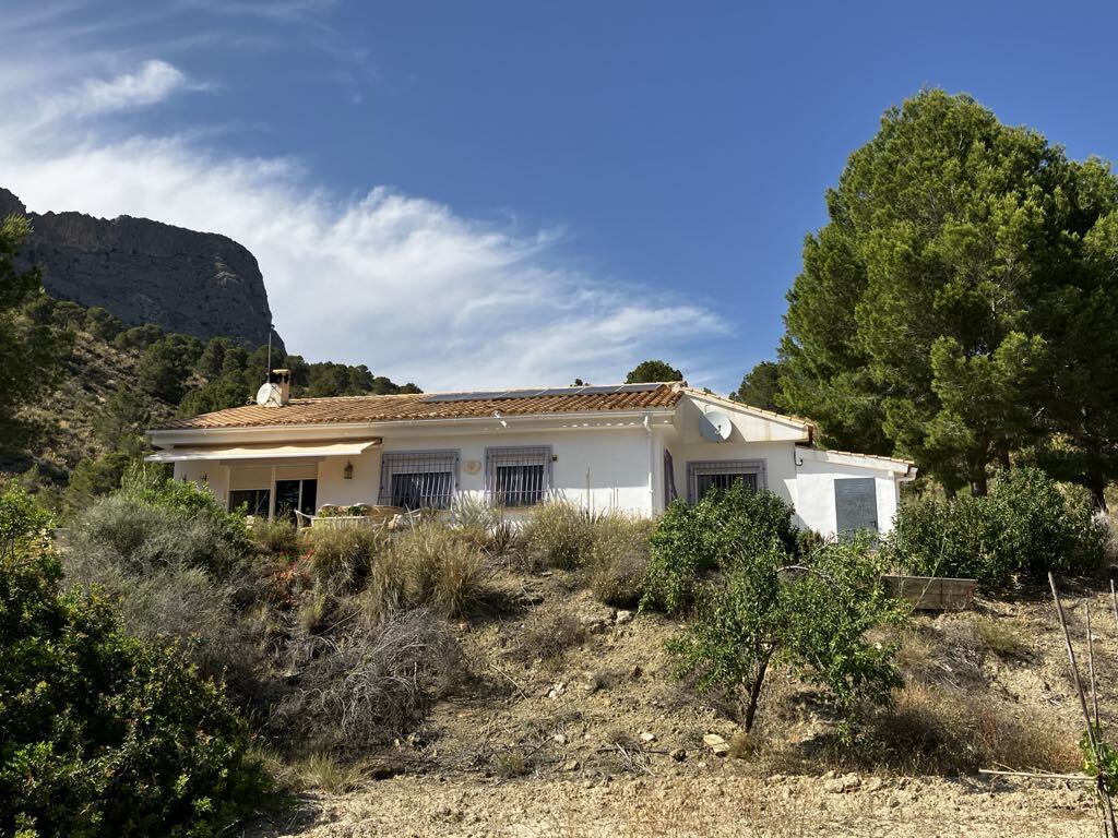Exterior view in villa for sale in Finestrat