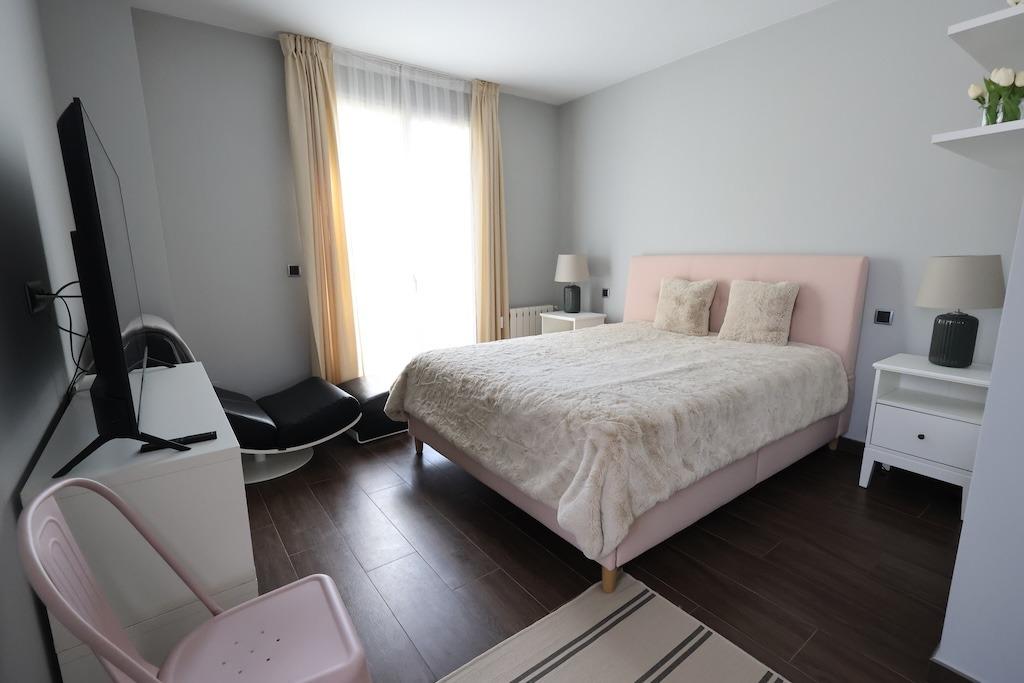 Bathroom in villa for sale in Cabo Roig