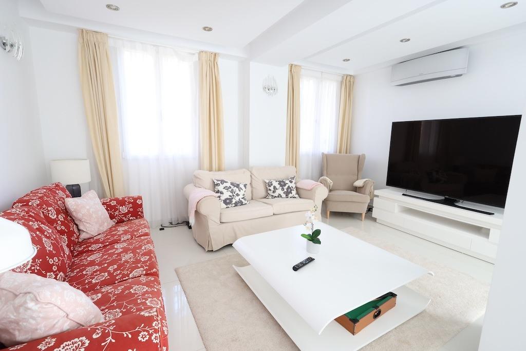 Pool area in villa for sale in Cabo Roig