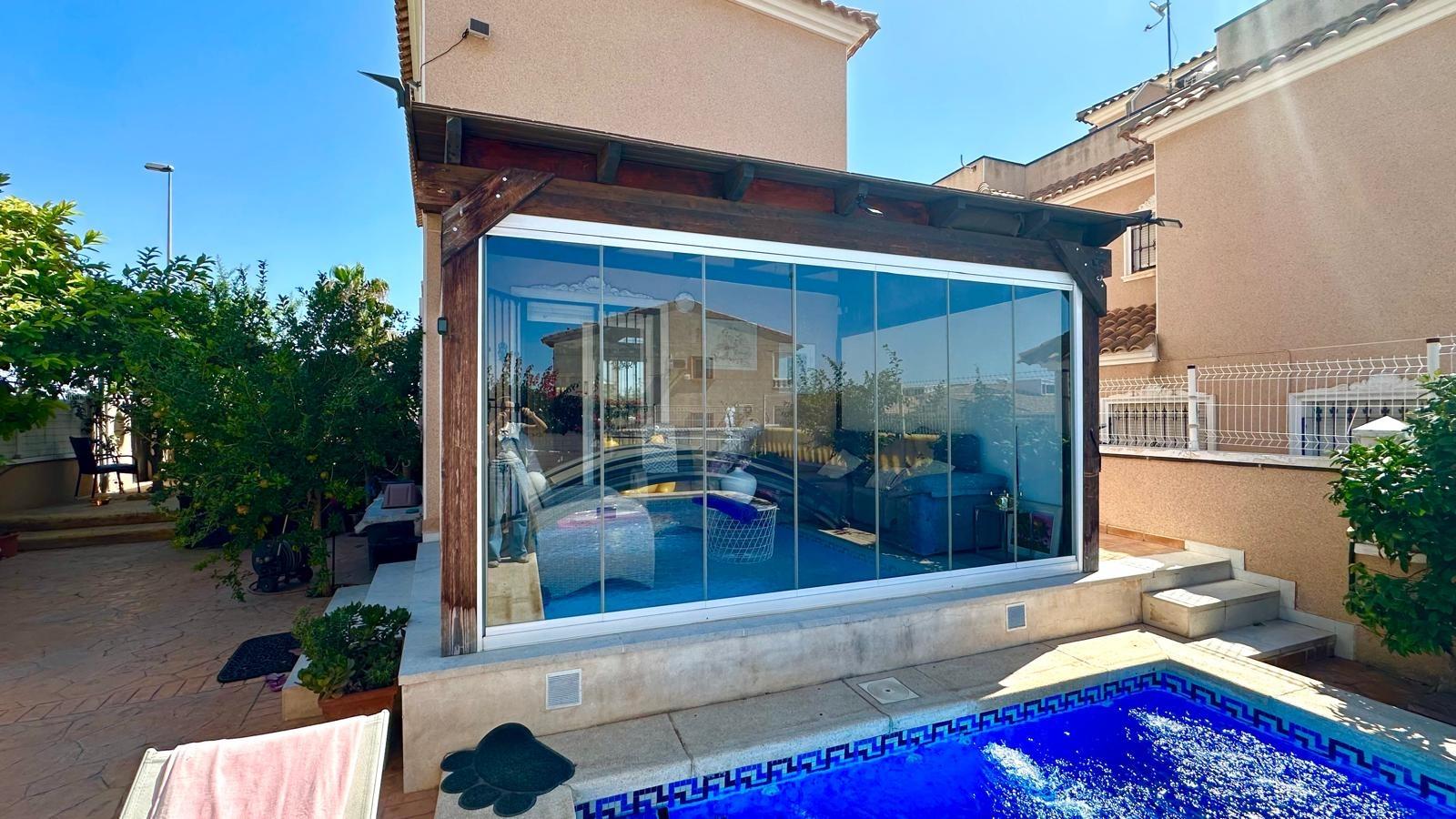 Kitchen in villa for sale in Orihuela Costa