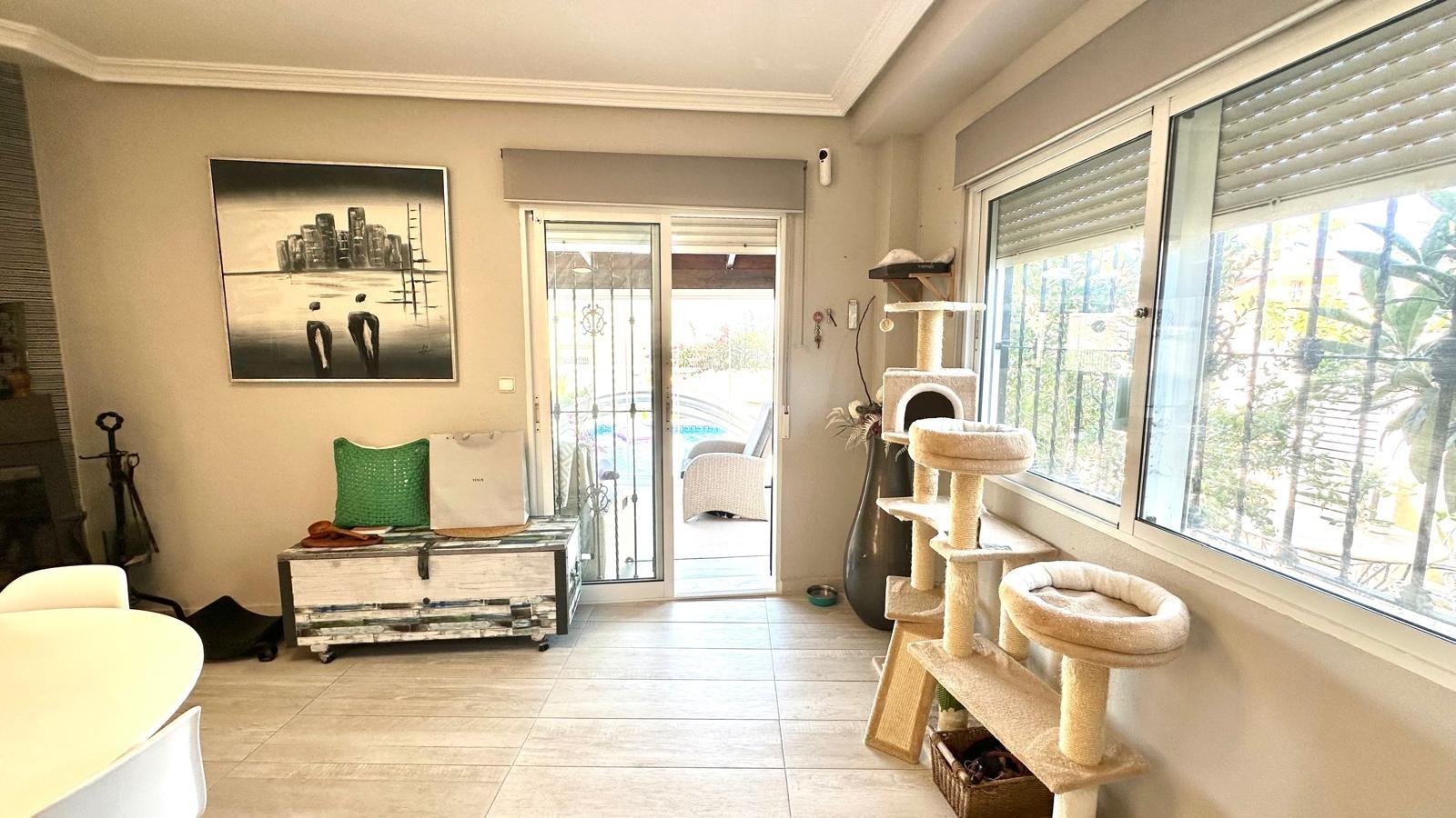 Garden in villa for sale in Orihuela Costa