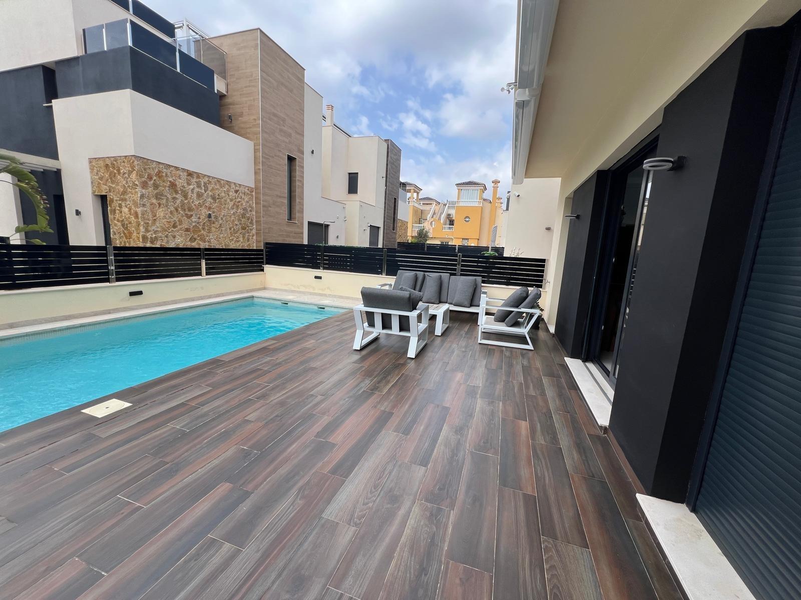 Bedroom in villa for sale in Orihuela Costa