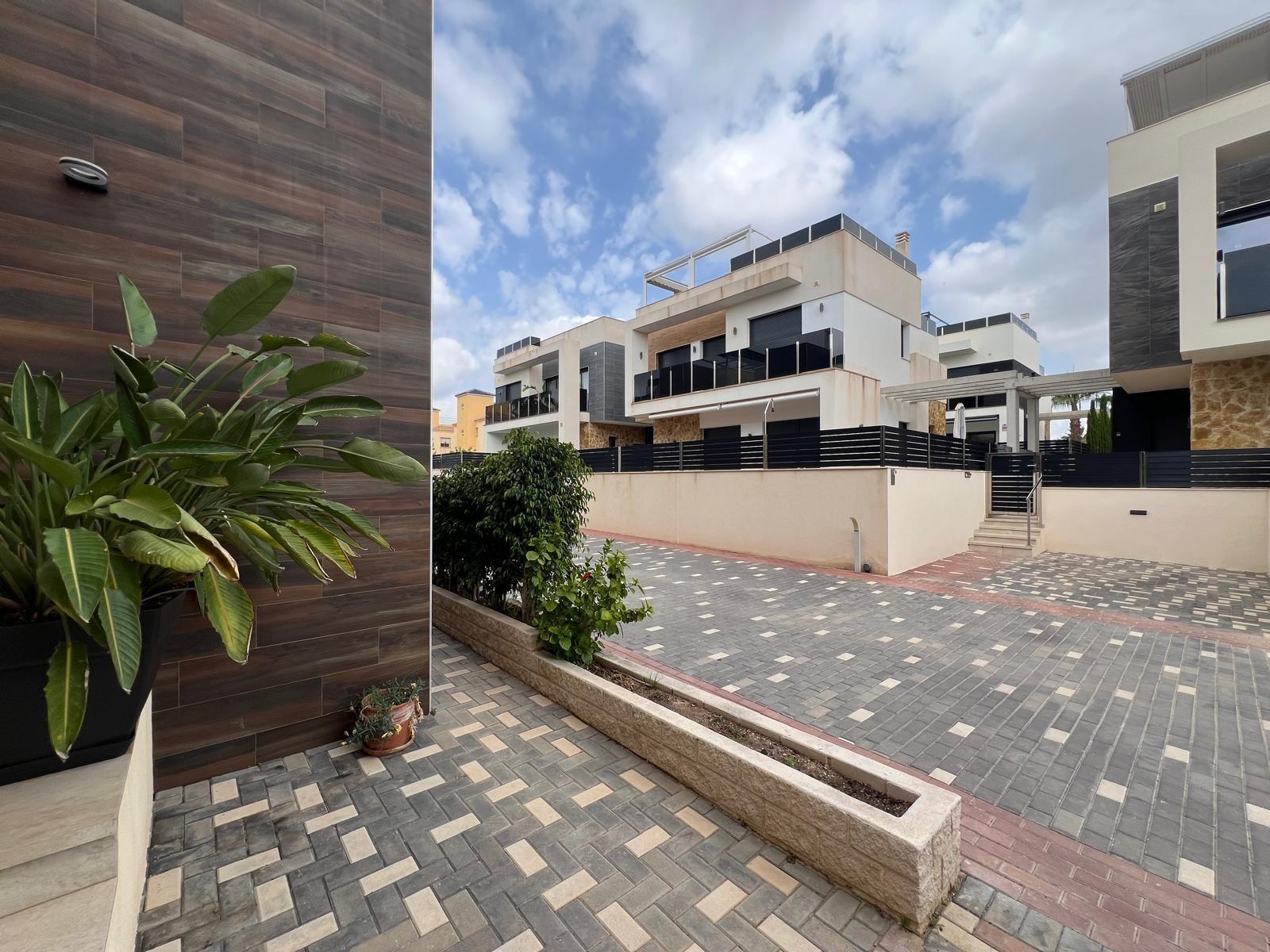 Terrace in villa for sale in Orihuela Costa