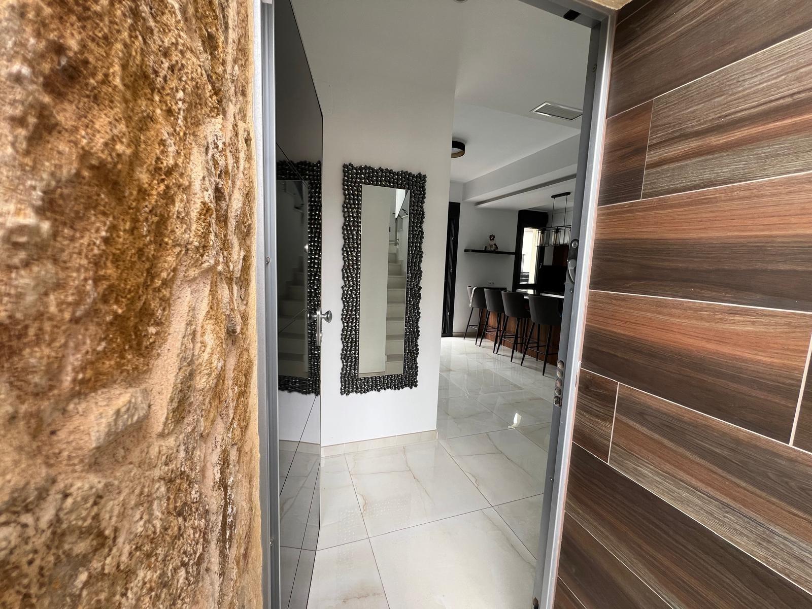 Garden in villa for sale in Orihuela Costa