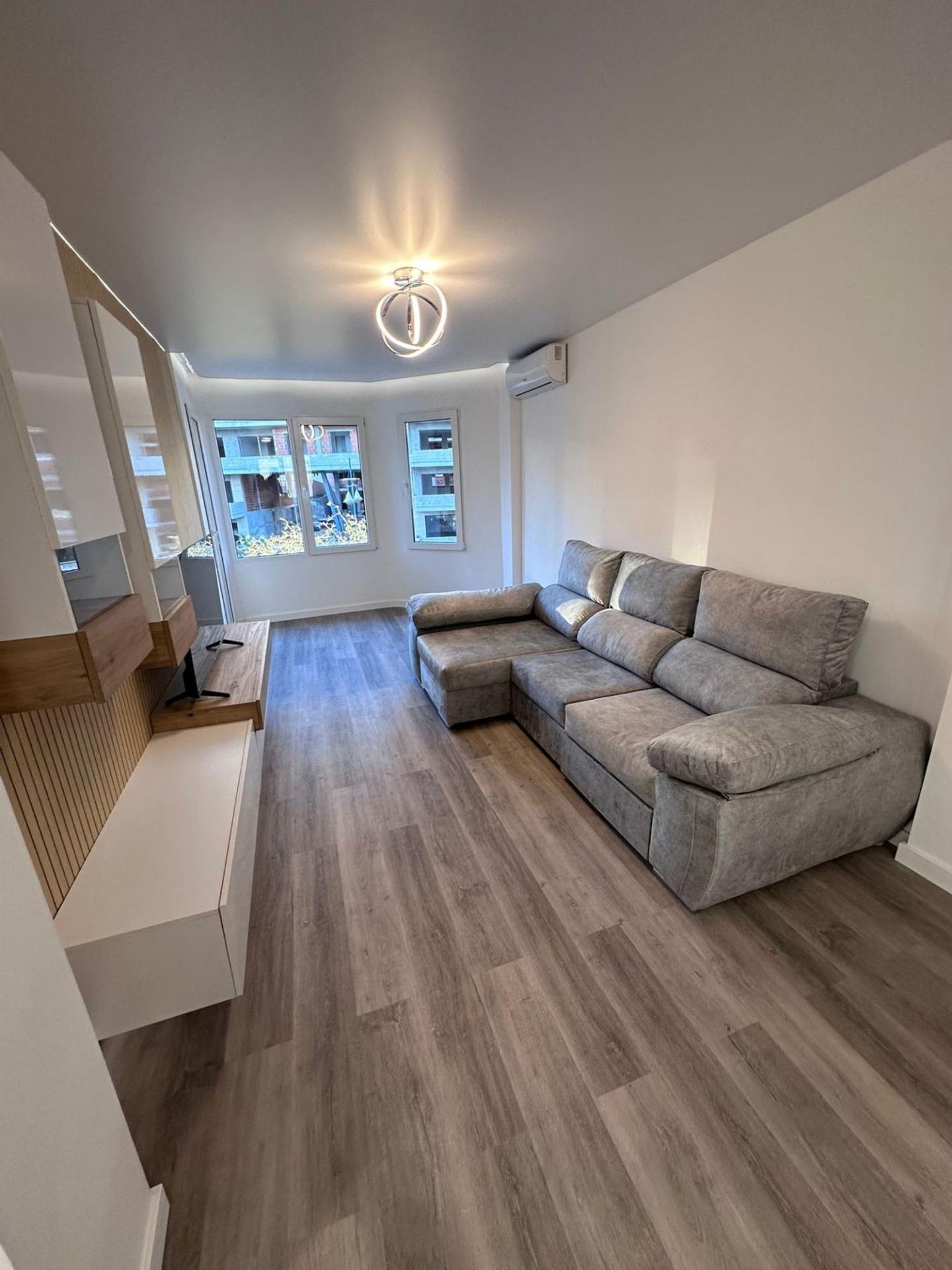 Bedrooms: 3, Bathrooms: 1, Apartment in Torrevieja, Alicante, Spain