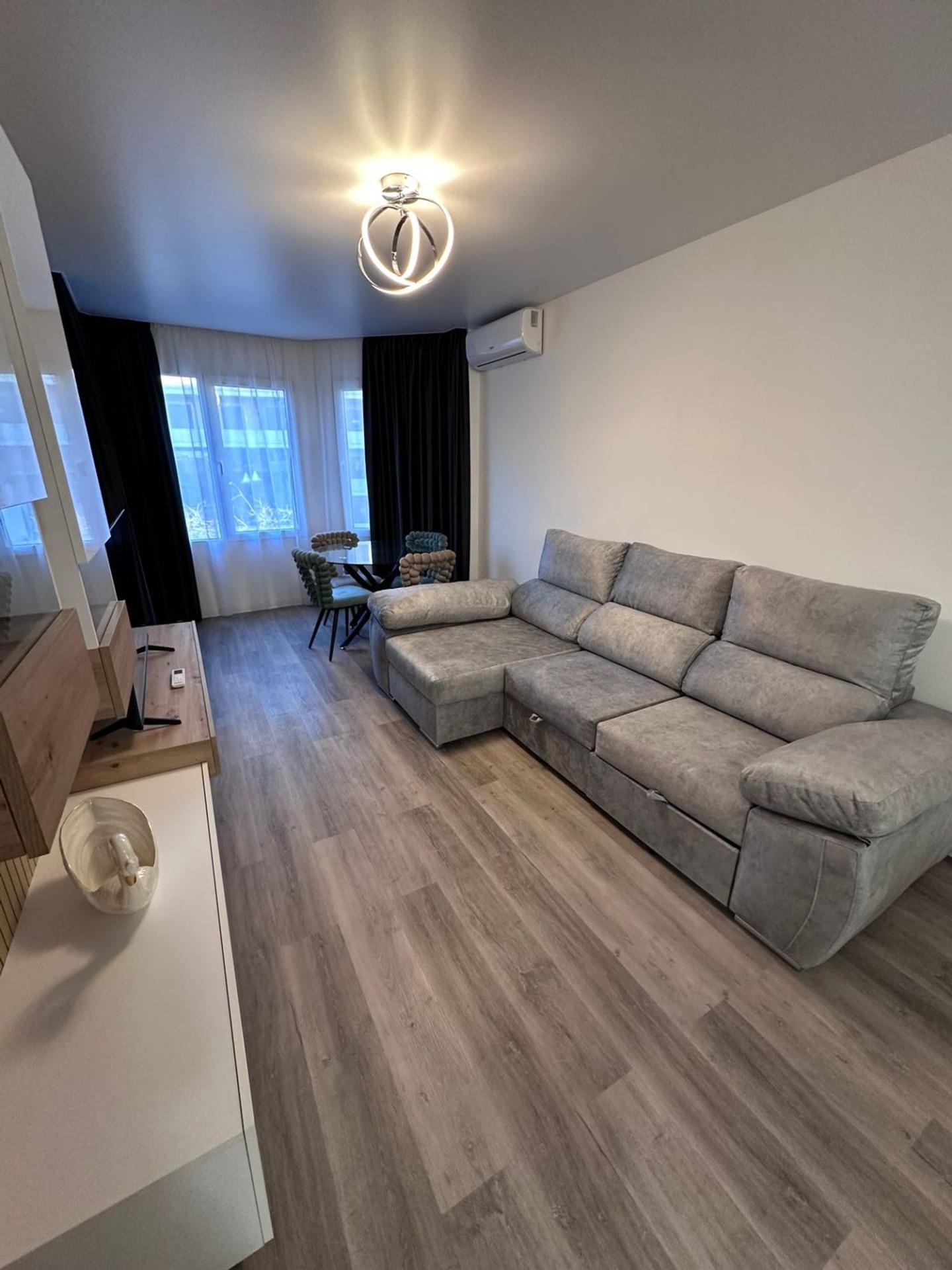 Bedrooms: 3, Bathrooms: 1, Apartment in Torrevieja, Alicante, Spain