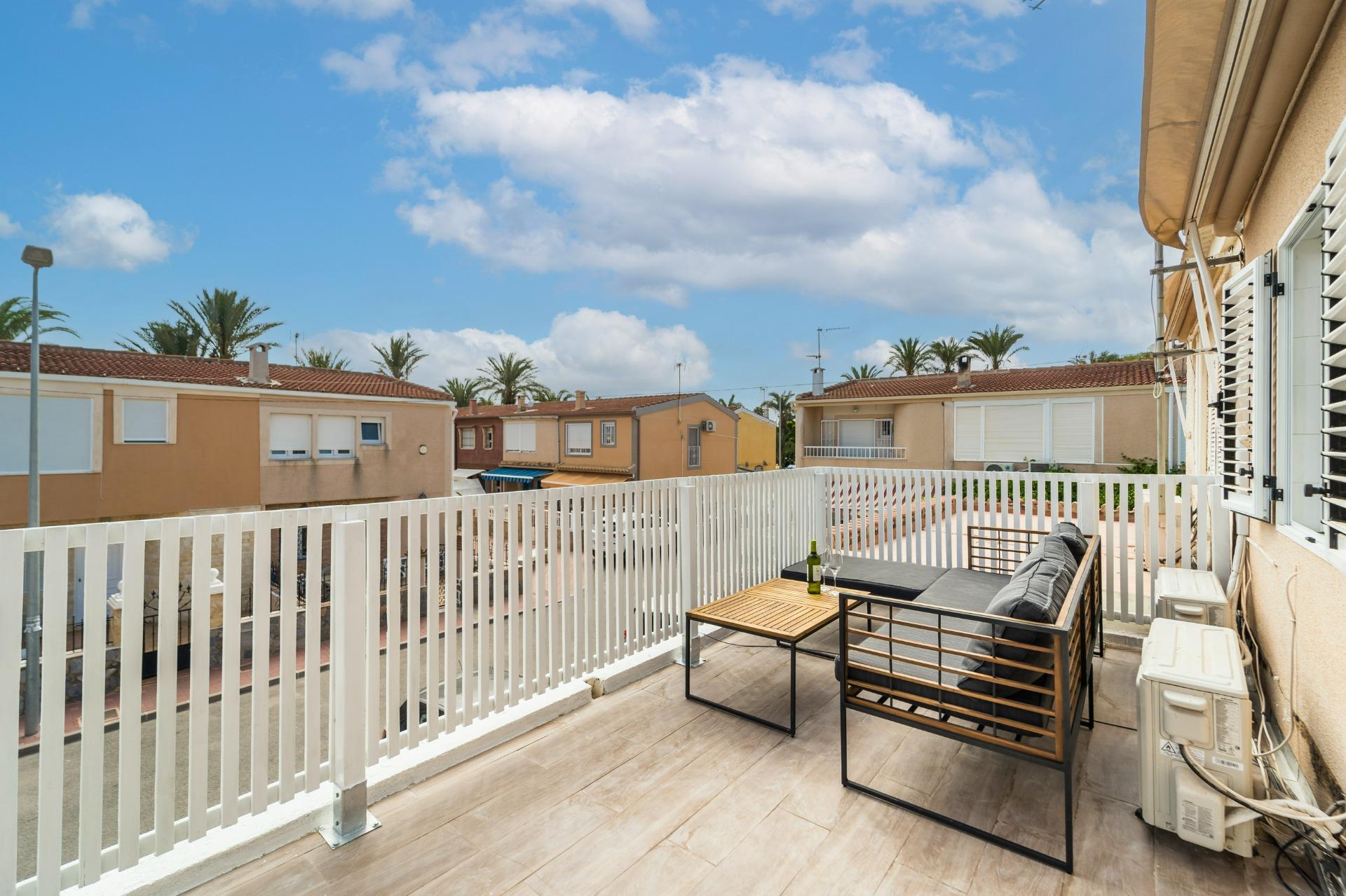 Dining area in duplex for sale in Torrevieja