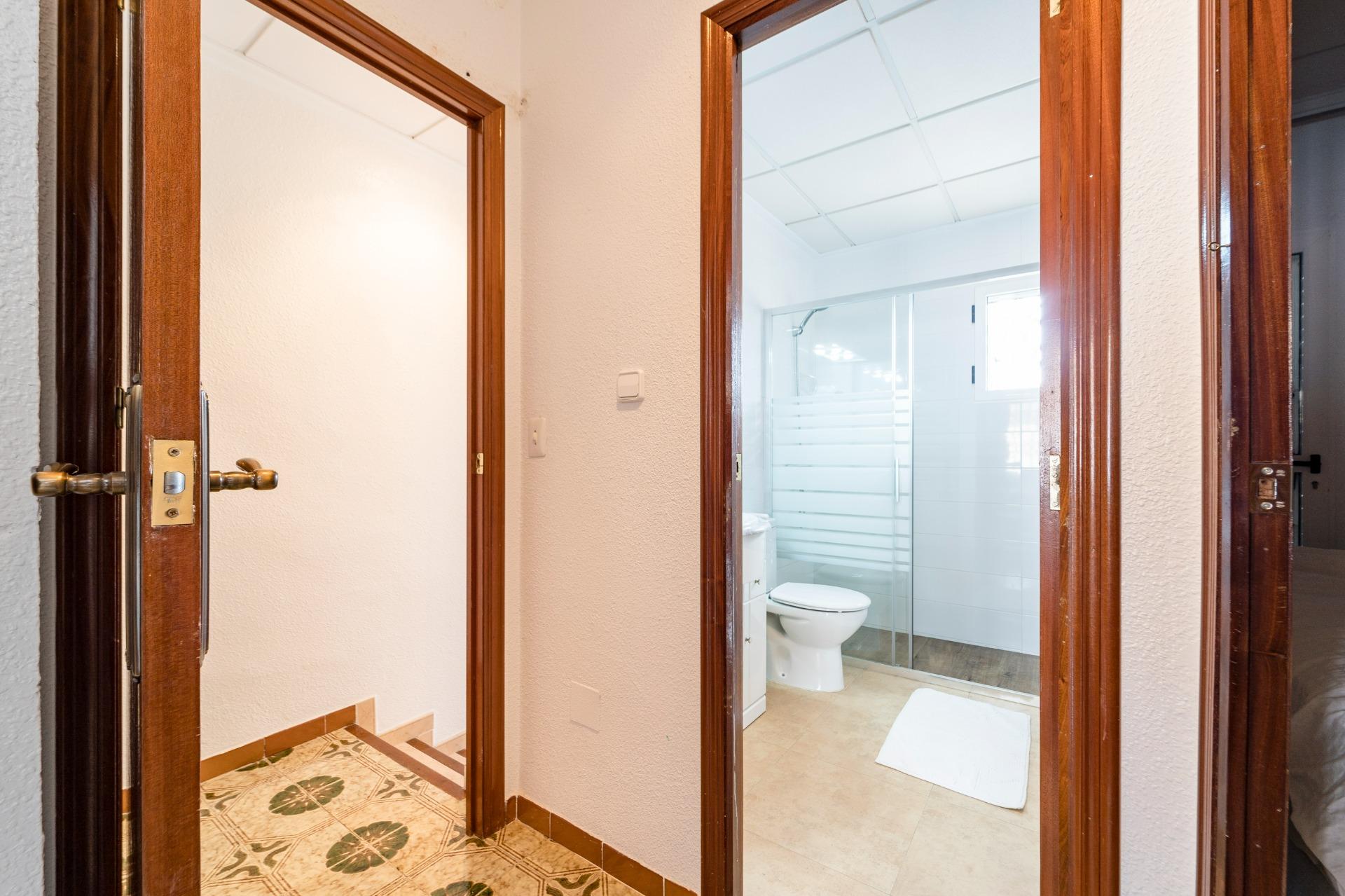 Bedroom in duplex for sale in Torrevieja