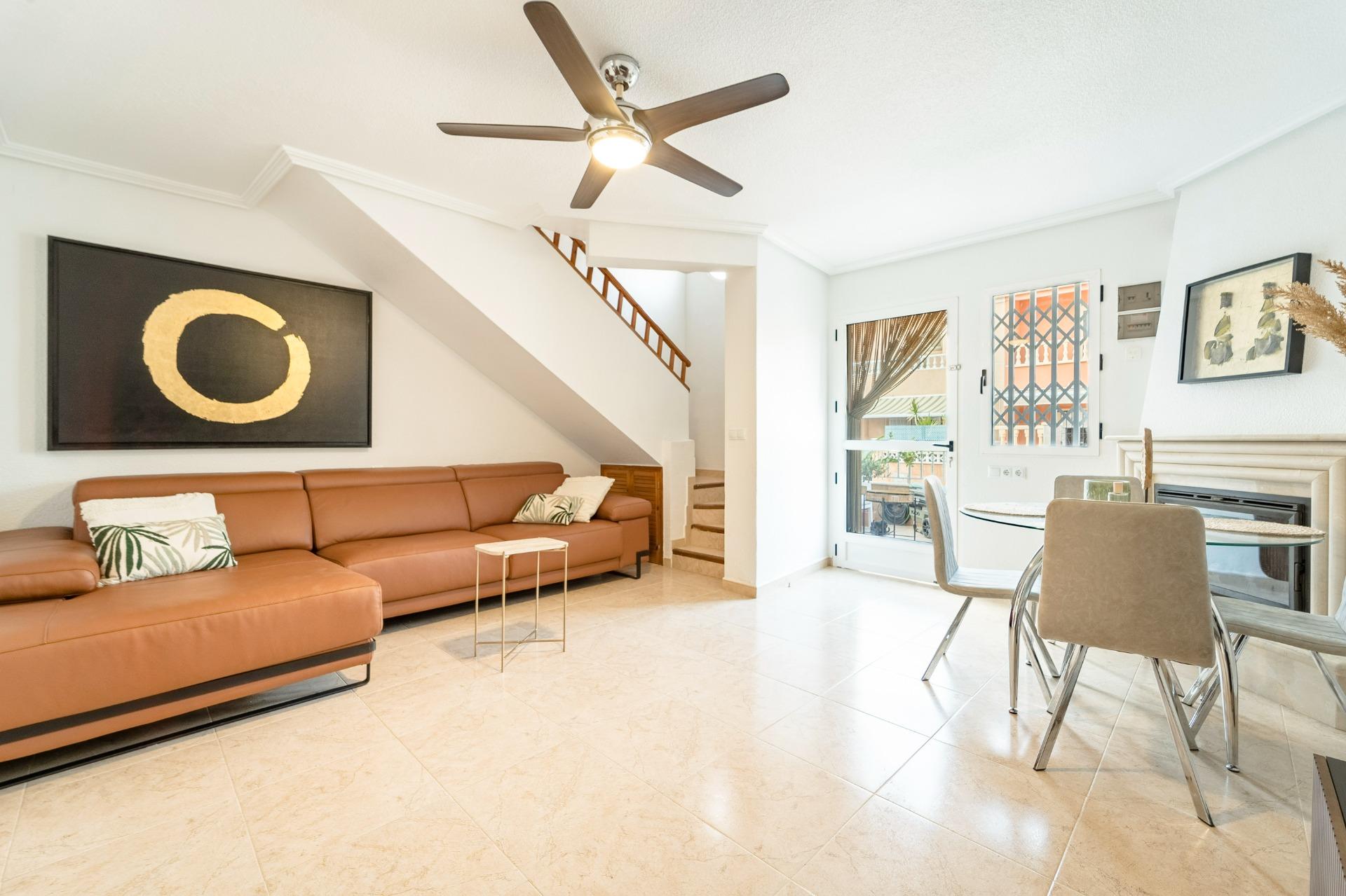 Bedroom in duplex for sale in Torrevieja