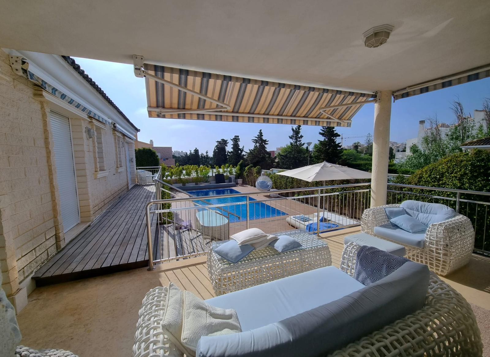 Pool area in villa for sale in Torrevieja