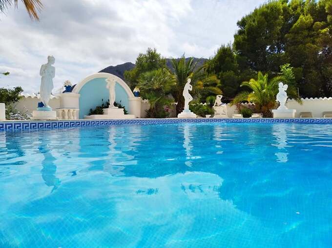 We are delighted to present this enchanting finca, perfectly situated just minutes from the charming