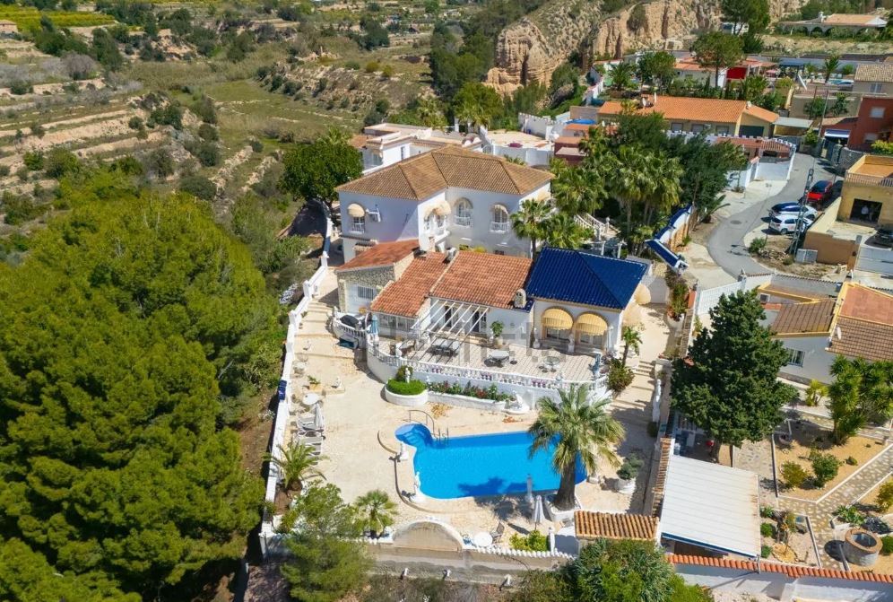 We are delighted to present this enchanting finca, perfectly situated just minutes from the charming