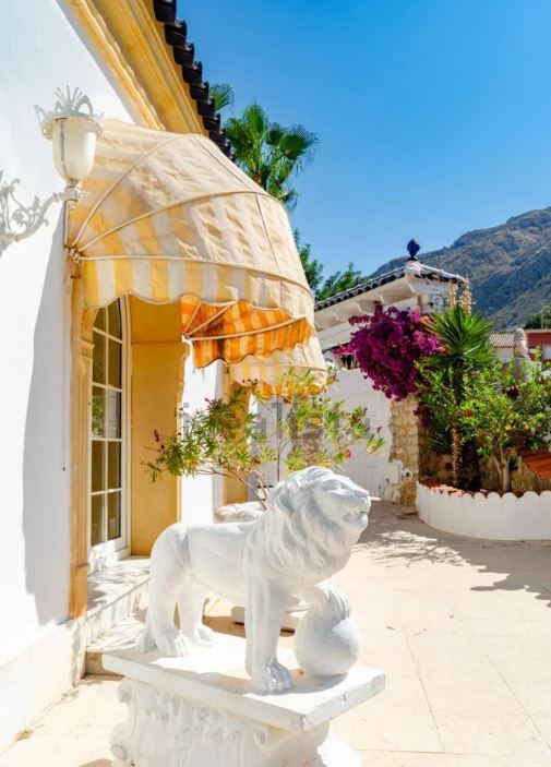 Garden in villa for sale in Orxeta