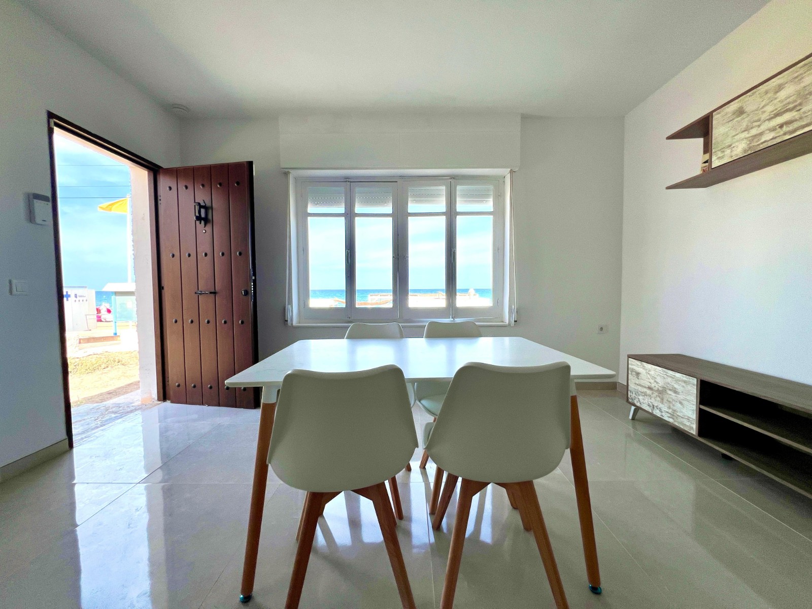 Dining area in villa for sale in La Mata