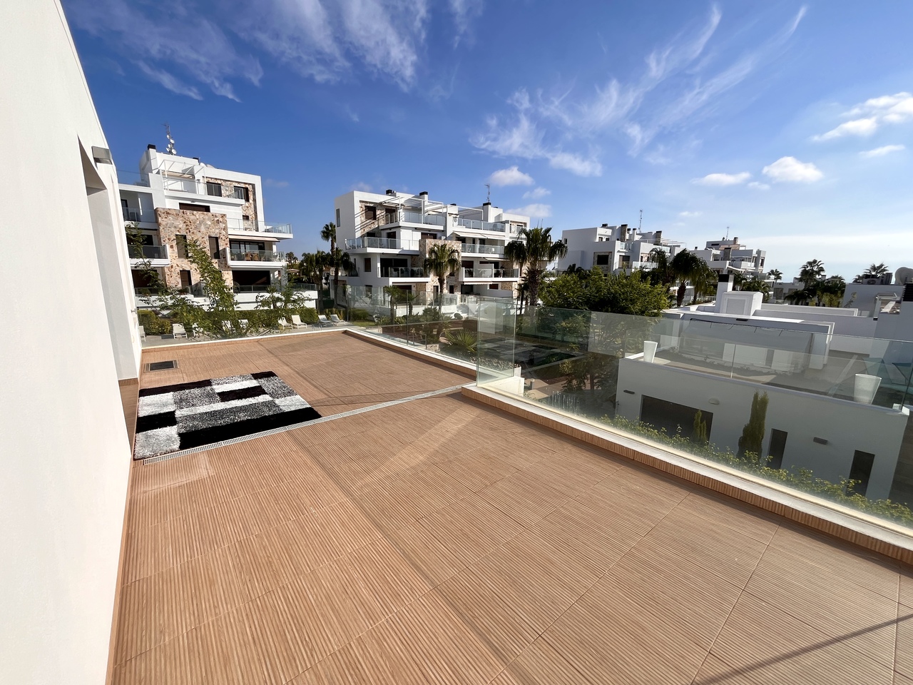 Garden in villa for sale in Los Dolses