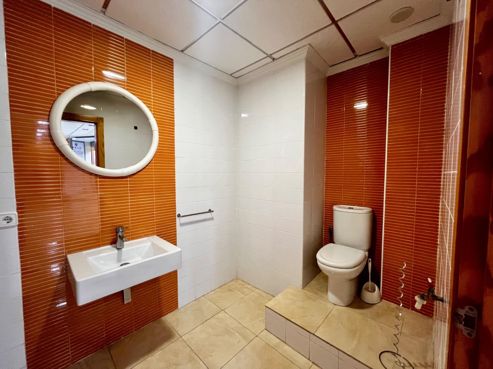 Bedroom in commercial for sale in Beniel