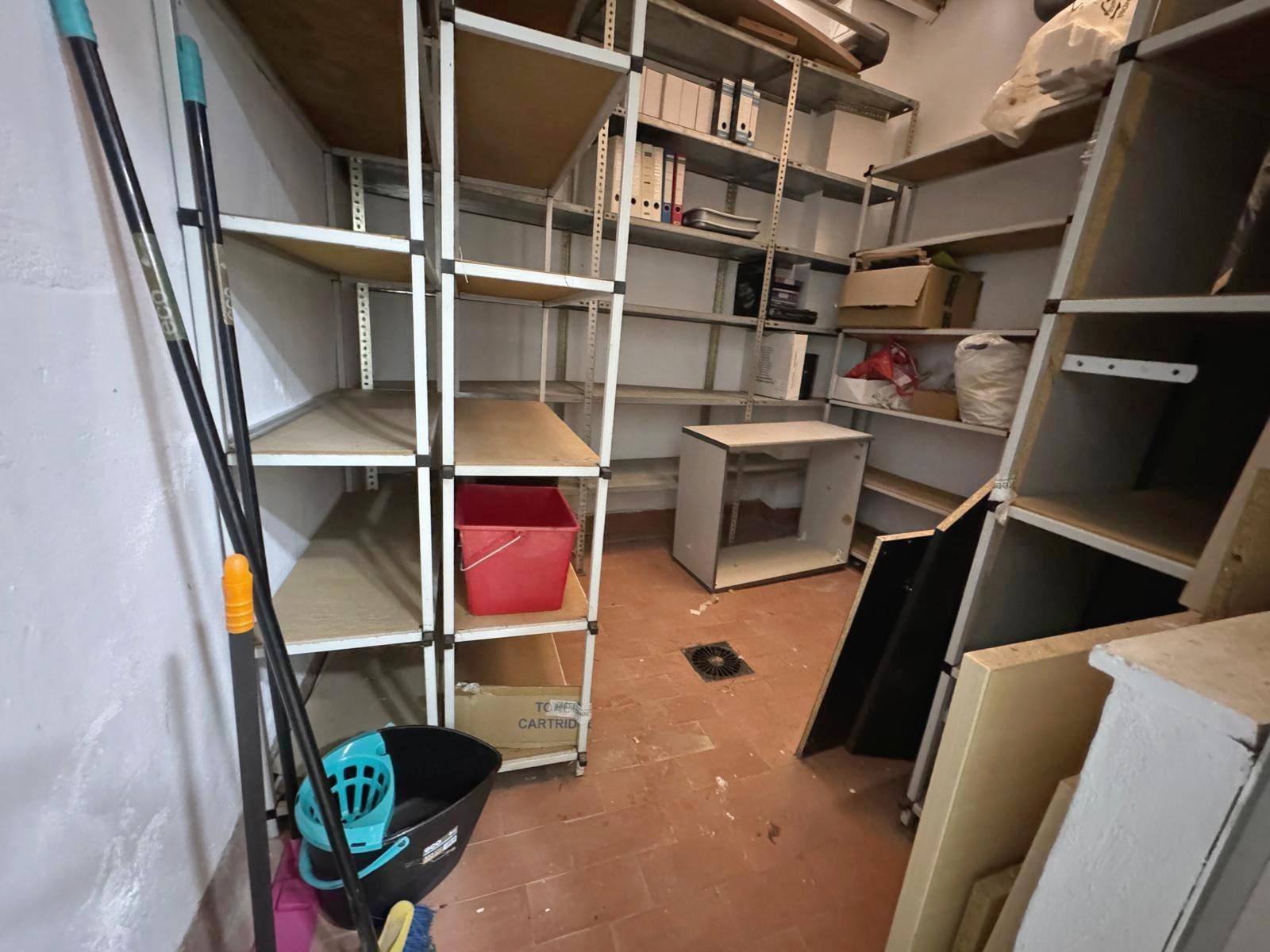 Kitchen in commercial for sale in Guardamar del Segura