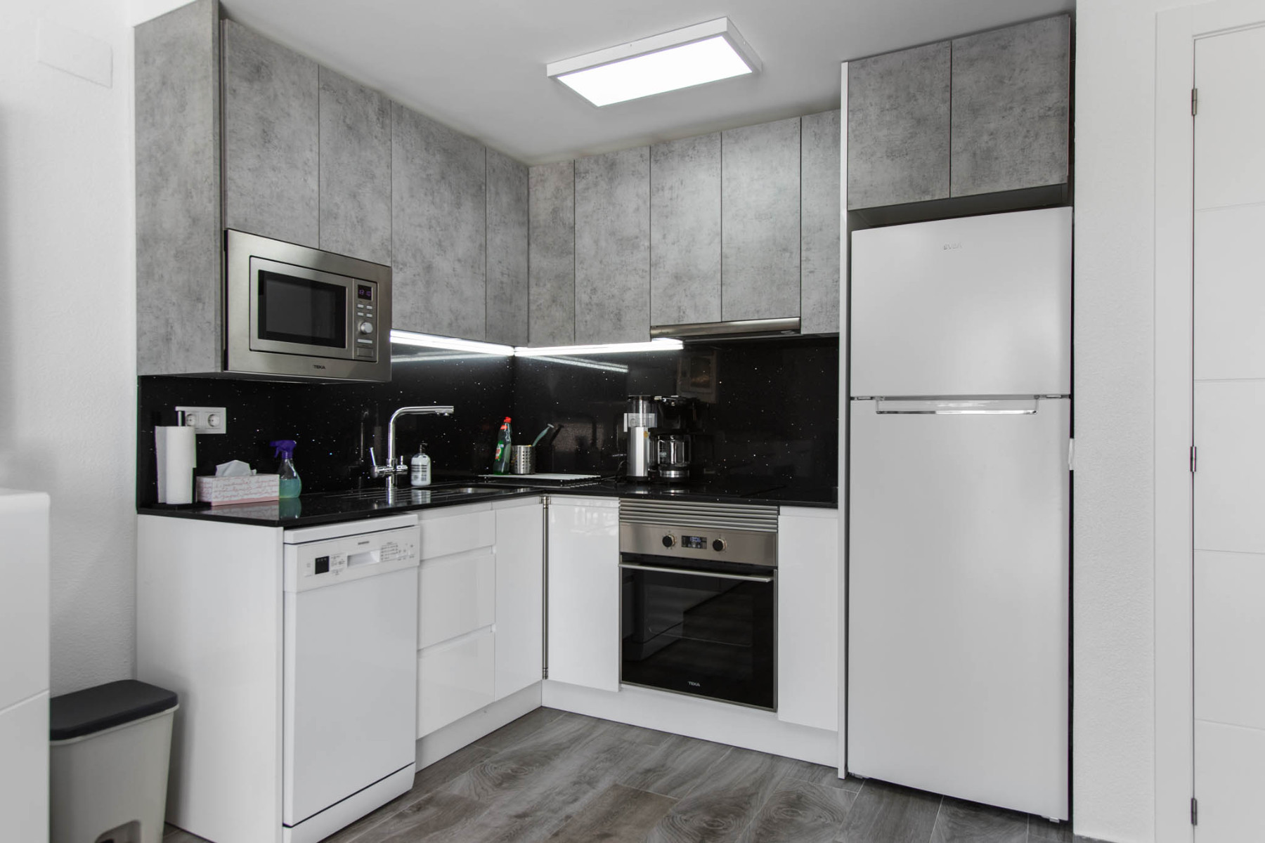 Bedroom in duplex for sale in Torrevieja