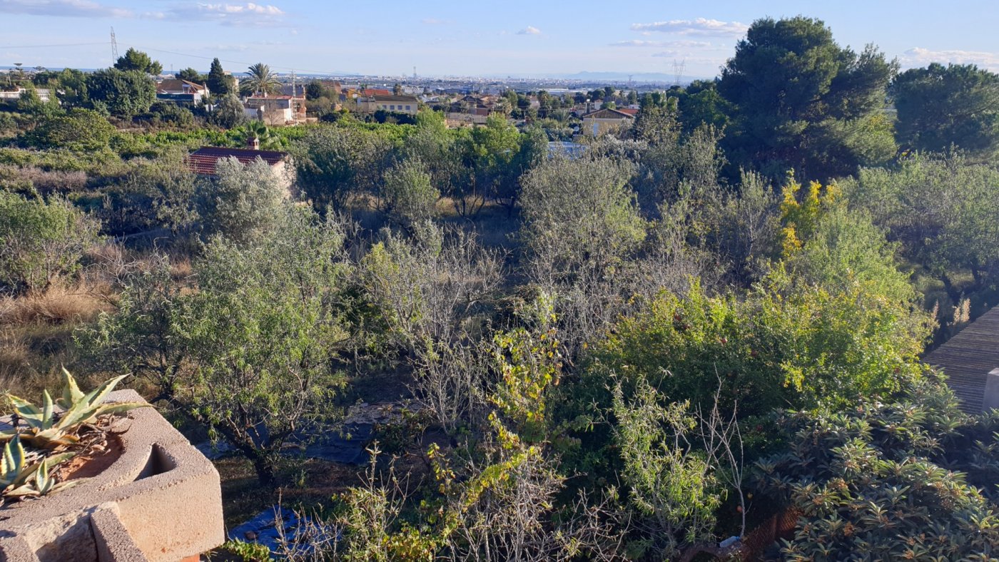 Pool area in land for sale in Naquera