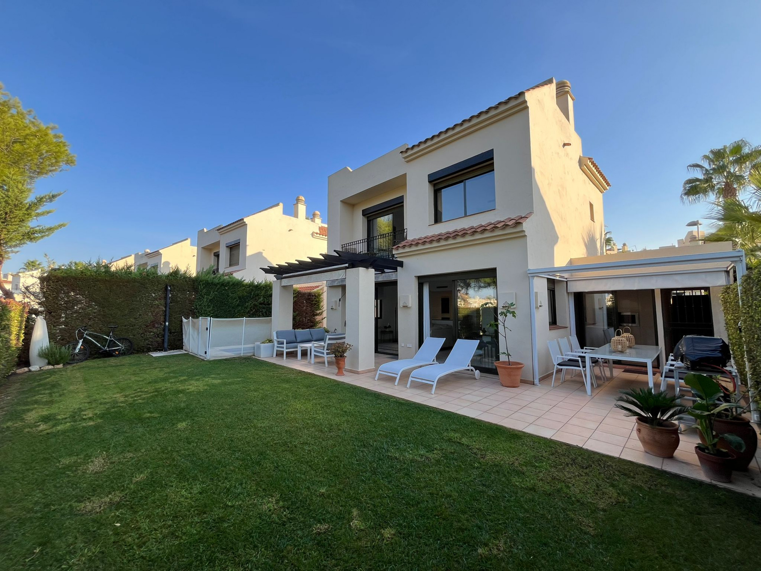 Living room in villa for sale in Los Alcazares