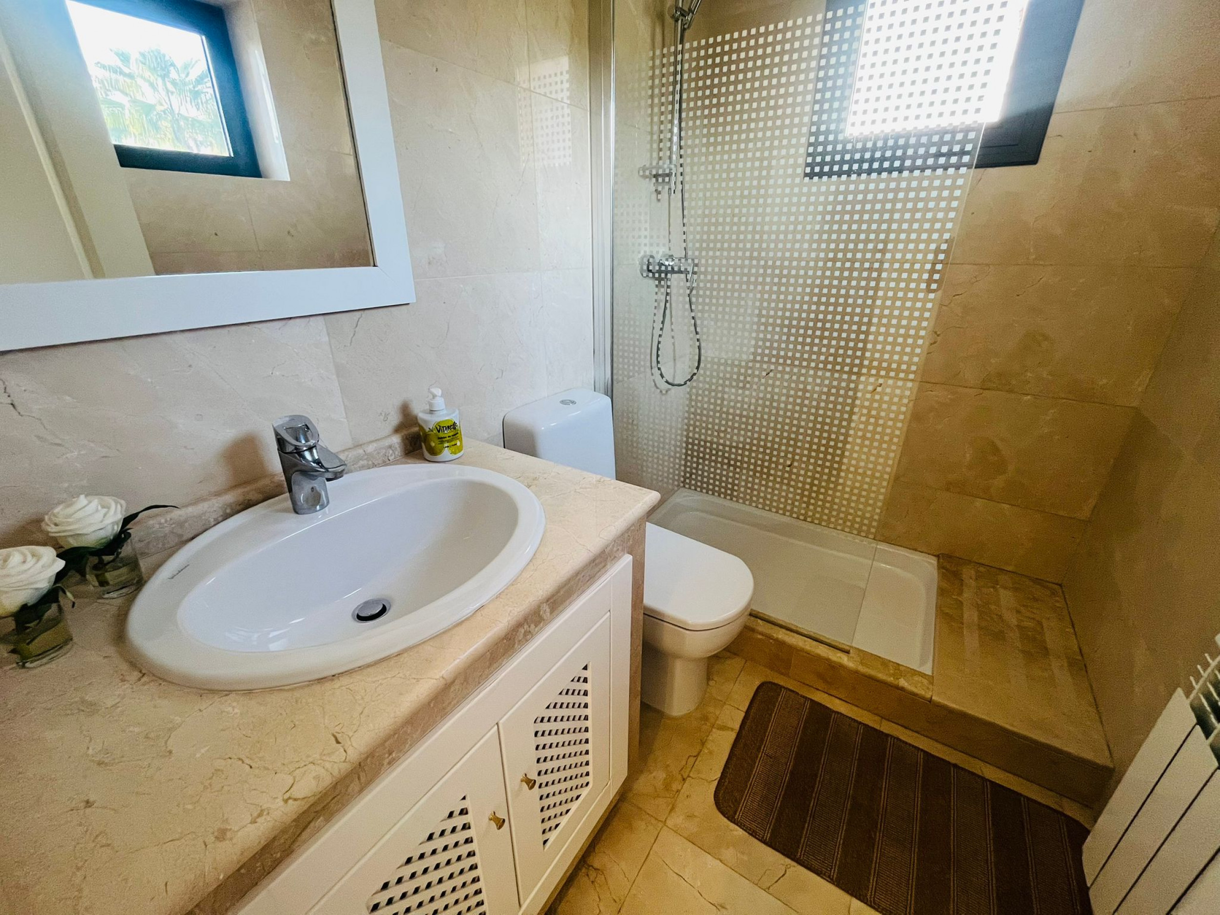 Bedroom in villa for sale in Los Alcazares