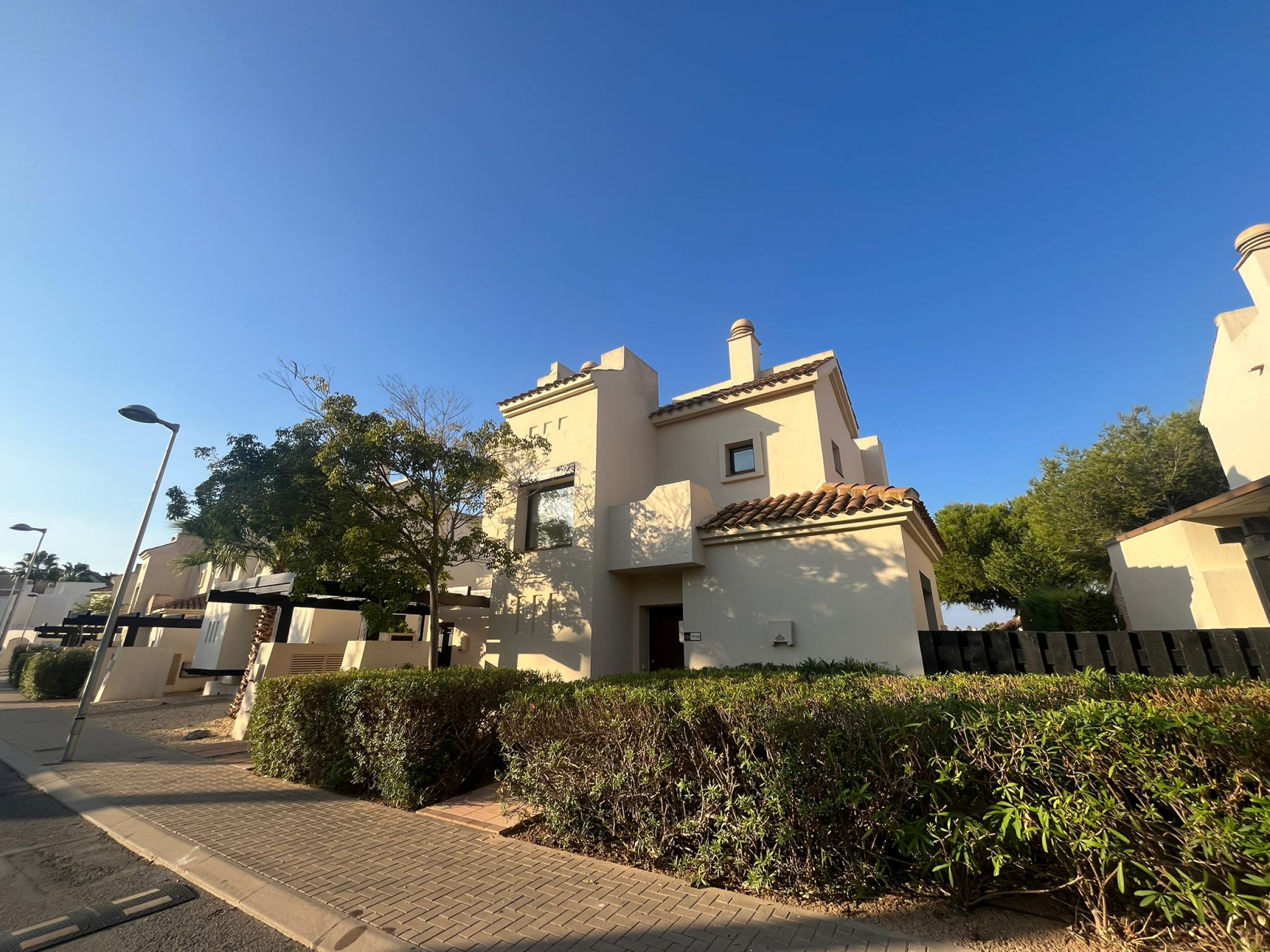 Terrace in villa for sale in Los Alcazares