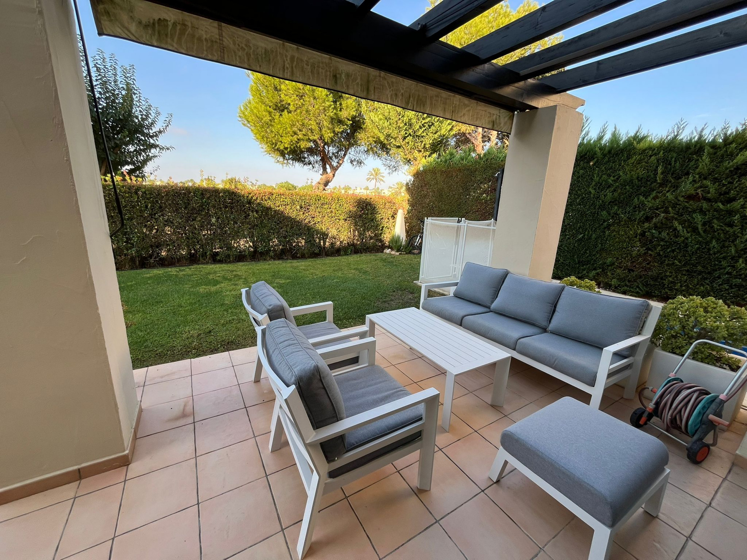 Bedroom in villa for sale in Los Alcazares