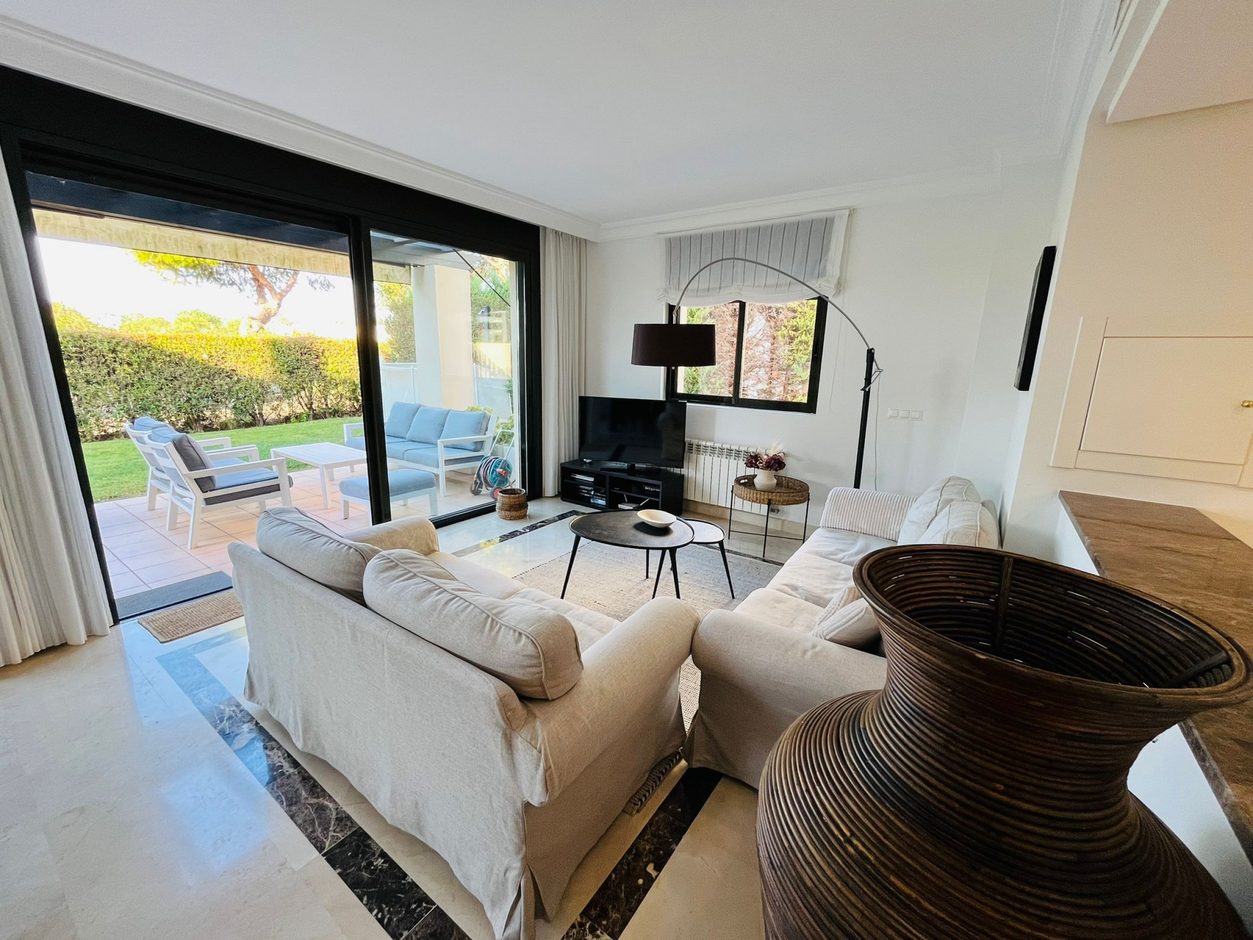 South-Facing Frontline Golf Detached Villa – Roda Golf, Murcia This beautifully presented two-storey