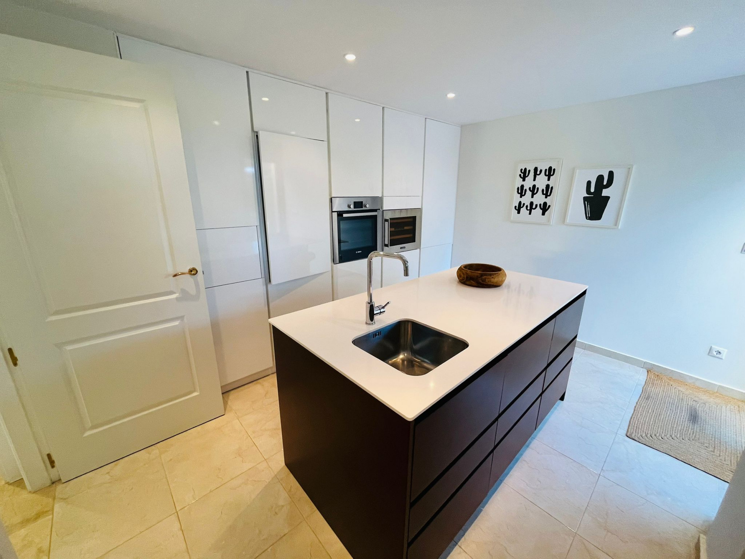 Dining area in villa for sale in Los Alcazares