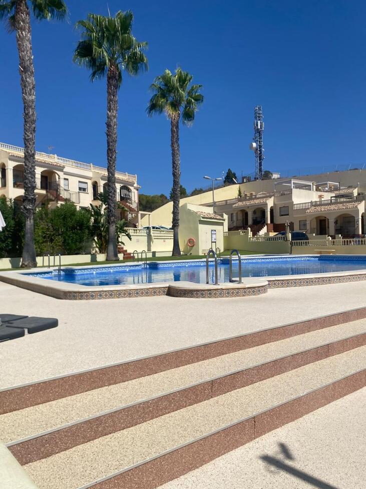 Algorfa (Montemar)2 Bedroom Ground Floor Flat with an artificial grassed terrace both at the front a