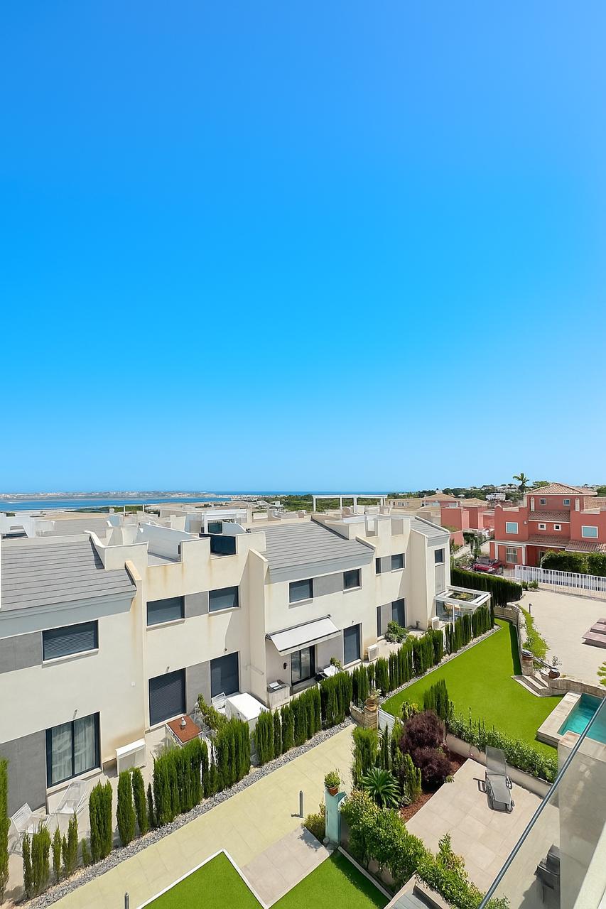 Bright and Stylish Apartment with Unique Views of the Pink Lagoon – Fully Furnished and Move-In Read