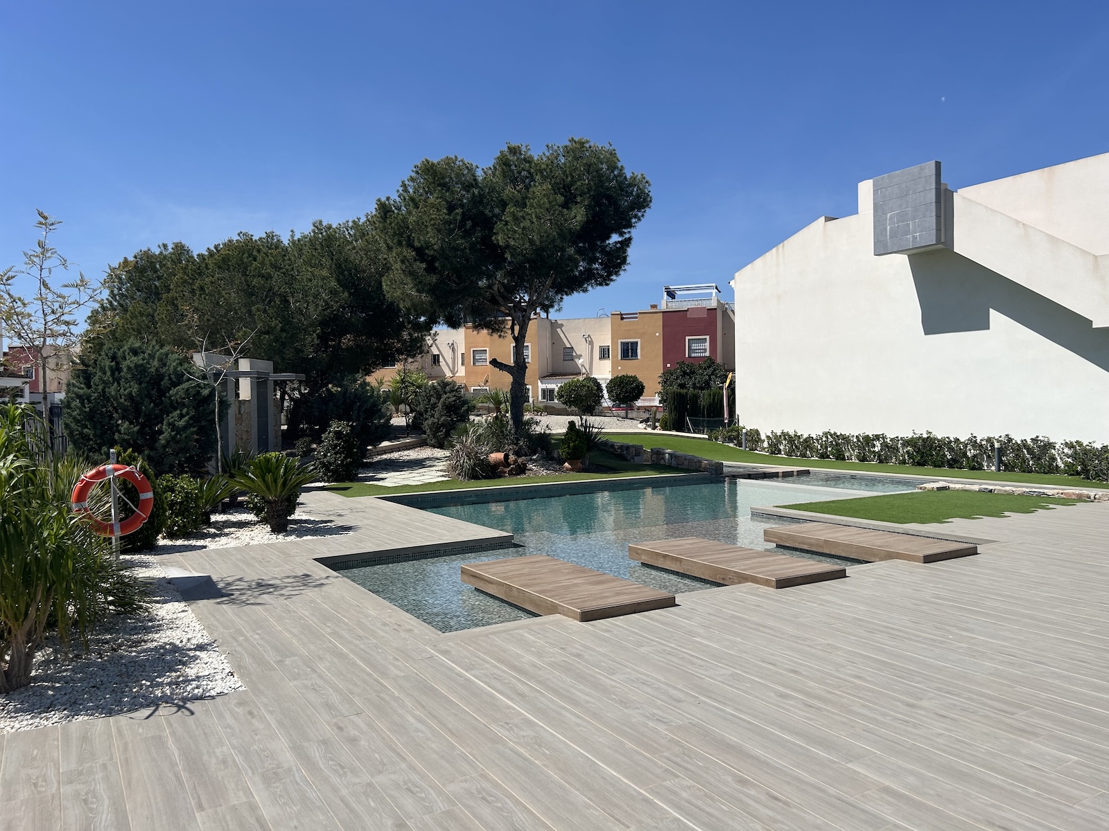Bright and Stylish Apartment with Unique Views of the Pink Lagoon – Fully Furnished and Move-In Read