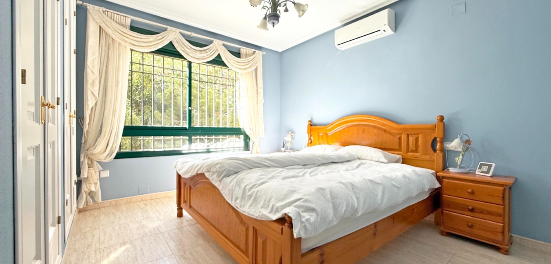 Kitchen in apartment for sale in Orihuela Costa