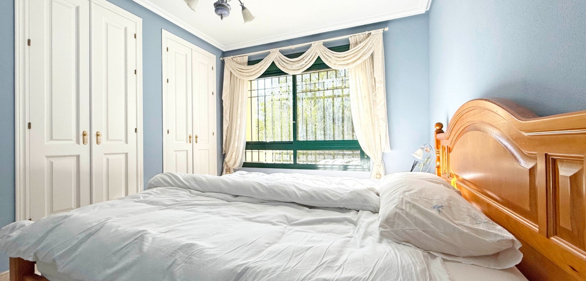 Master bedroom in apartment for sale in Orihuela Costa