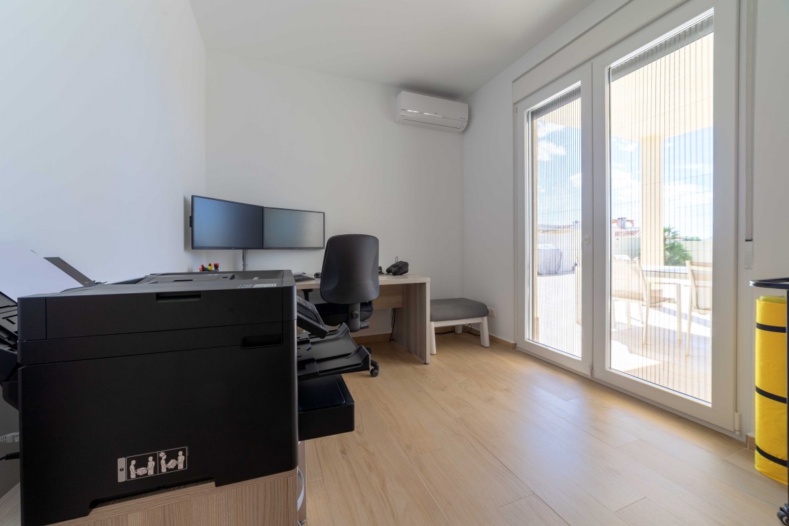 Terrace in villa for sale in Torrevieja